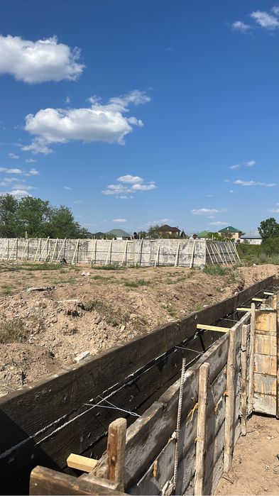 Фундамент куямыз, опалубщики, опалбуки