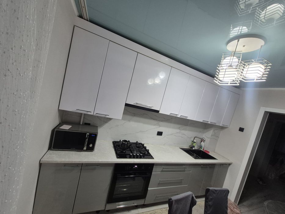 Продам прямую кухню