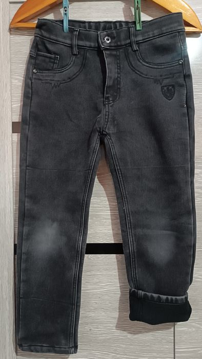 На мальчика джинсы