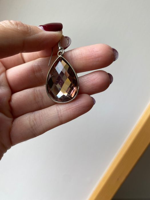 Колие и обеци с камъни