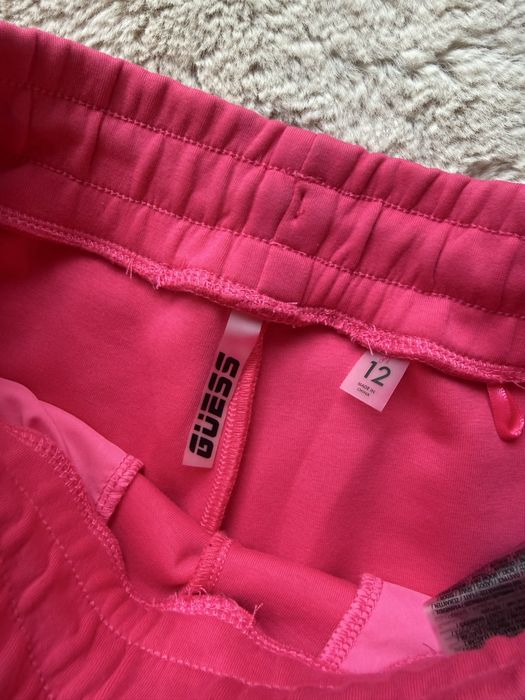 Долница на Guess