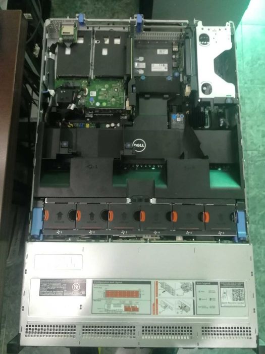 Продавам сървър на Делл - Dell PowerEdge R730dx 12xLFF + 2xSFF - 32GB DDR4 - 49TB дискове