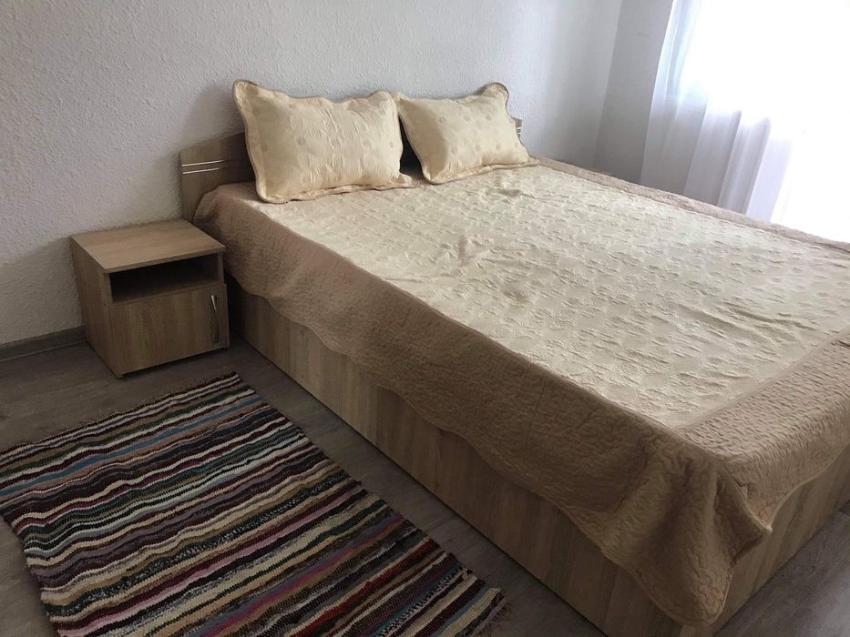 Apartament cu 3 camere de închiriat