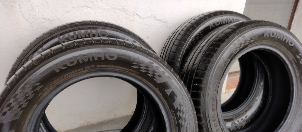 Kumho 205/60 R16, 4бр. летни, само на 2000км