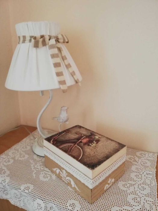 Кутия за бижута ВИНТИДЖ ръчна декорация отвън и отвътре