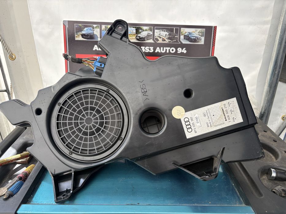 Субуфер Audi A3 8P- 8P3 035 382