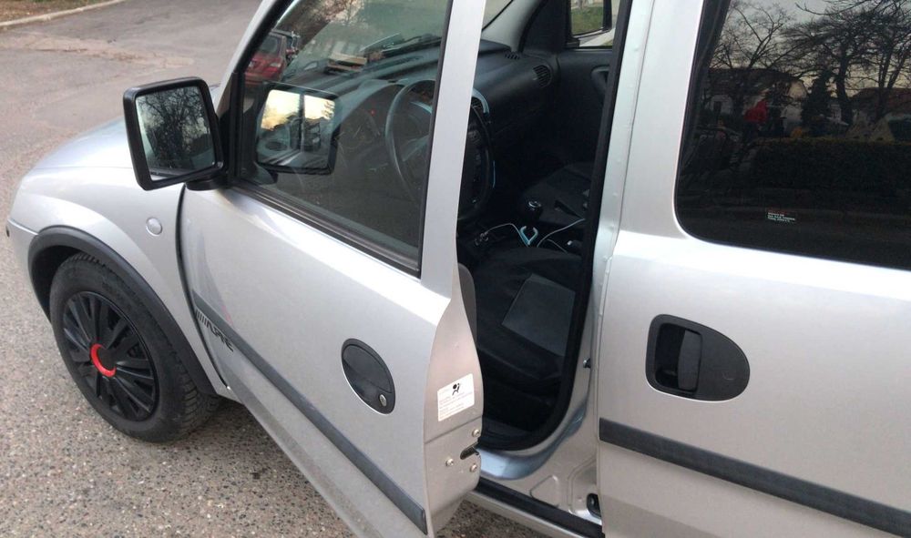 Lacatus Deblocari Usi Masini Auto Timisoara Rapid Fara Distrugere