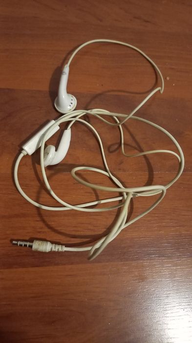 Продавам слушалки за GSM.