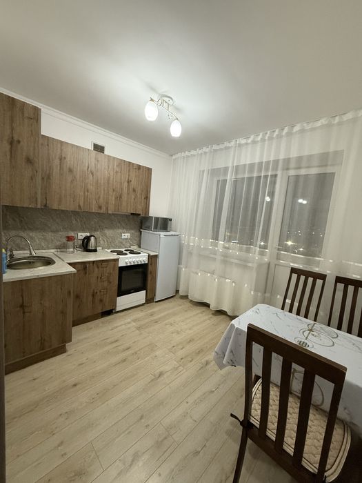 Кввртира Посуточно район Нова Сити