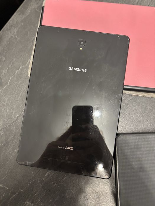 Таблет с клавиатура Samsung tab 4 10.5inch.