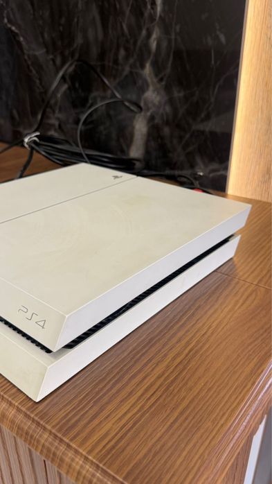 Sony play station 4