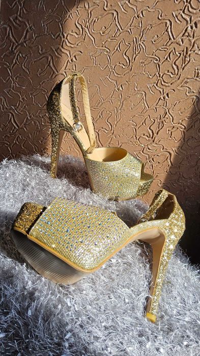 Новые туфли срочно