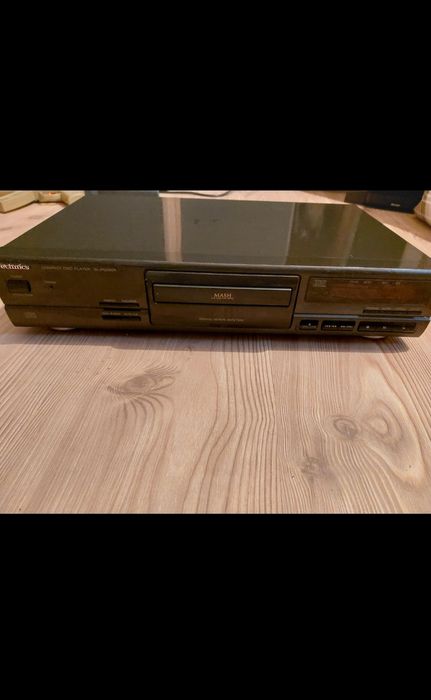 CD Player audio Technics

SL-PG380A