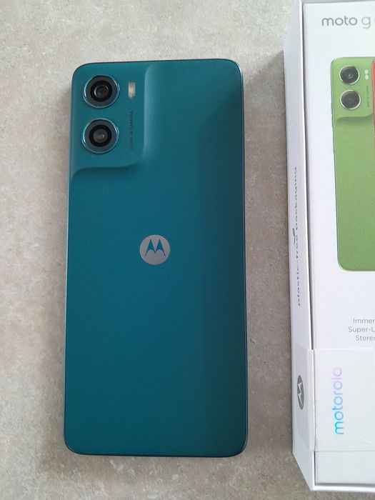 Vând/schimb Motorola G06, ecran 6,88 inchi, 4/128GB, 2 ani garanție.