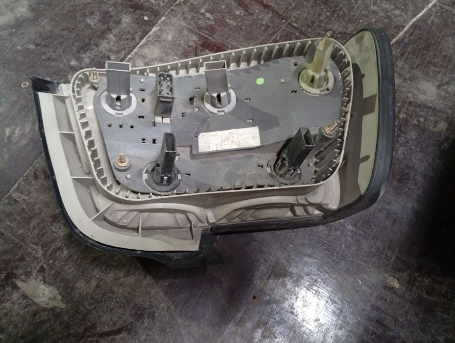 BMW e 36 стоп сигнал