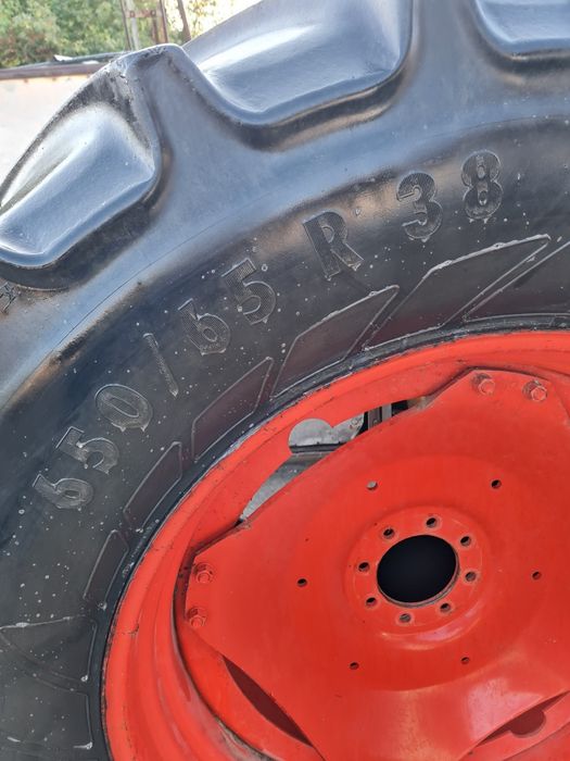 Anvelope 650 65 R 38 Continental.