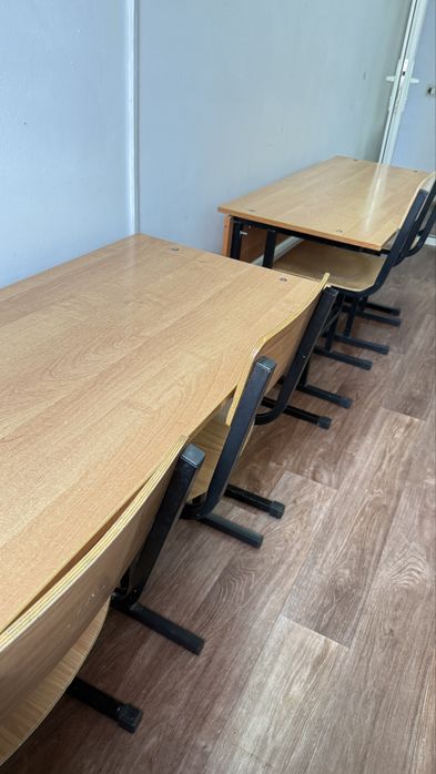 Пррдам парты и машинки