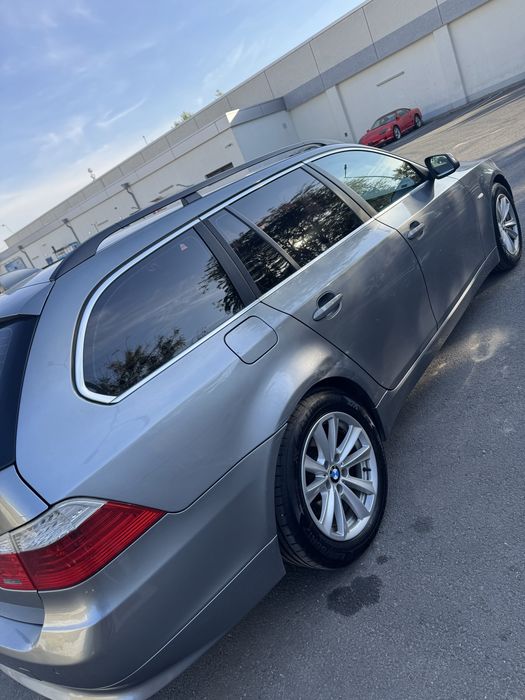 BMW 5 Series 2010 — imagine 4