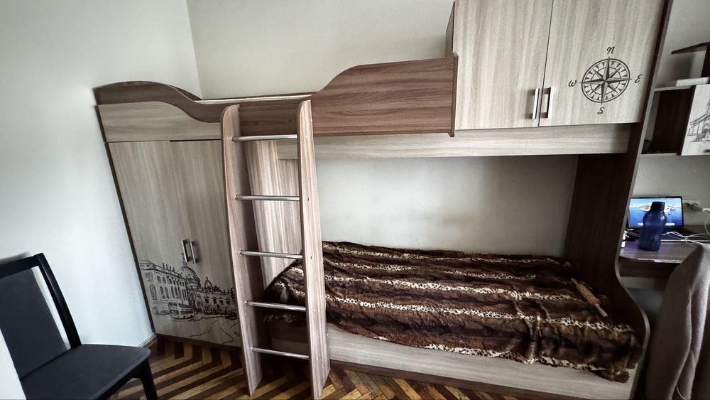 Продам двухъярусную кровать