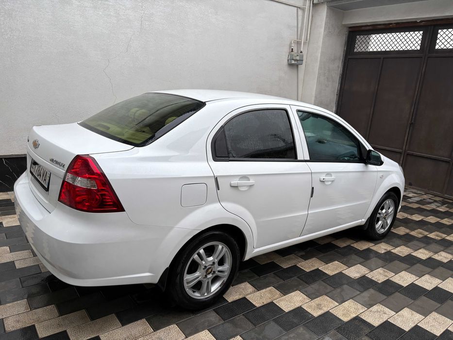 Продаю свою Nexia 3