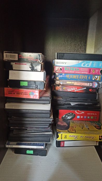 Кассеты, диски фильмов