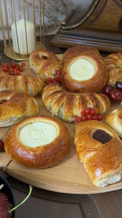 Домашняя выпечка хаит и пасха.   Булочки  , Рулеты  ,куличи  , чак чак