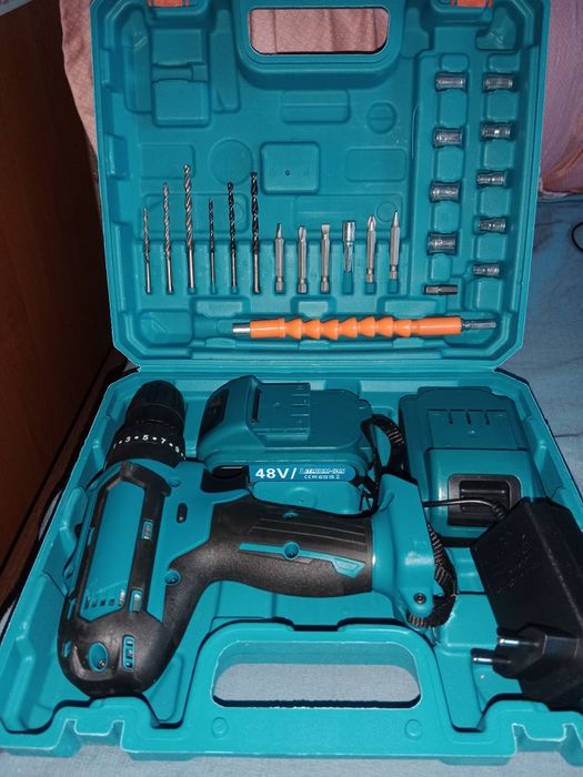 Шуруповёрт аккумуляторный профессиональный