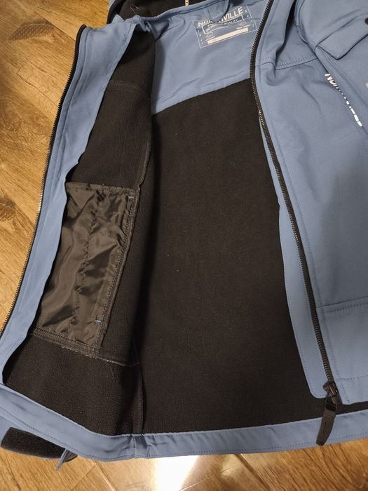 Geaca softshell albastru deschis C&A de băieți mărime 146 cm
