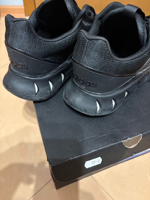 Маратонки ADIDAS