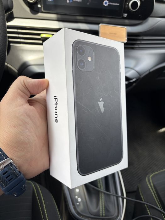 iPhone 11 128gb с коробкой в хорошем состоянии
