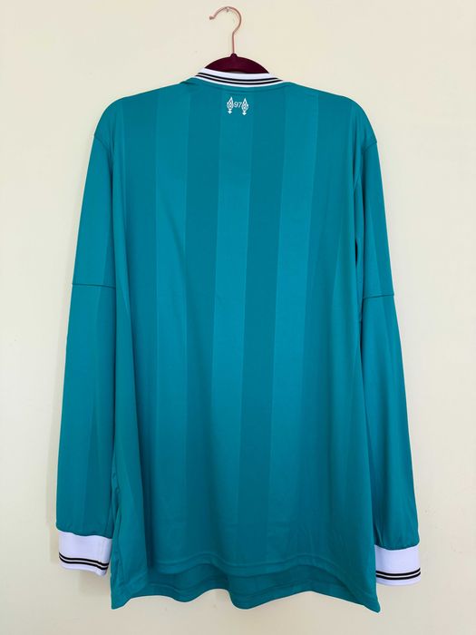 Чисто нов оригинален екип Adidas на Liverpool сезон 2025/2026