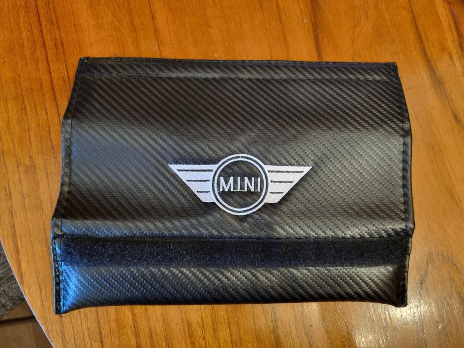 Accesorii Mini Cooper suport telefon și protecții centuri de siguranță