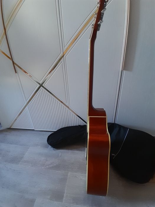 Гетара почти новая! Срочно продам.