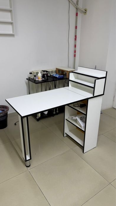 Маникюрный стол!