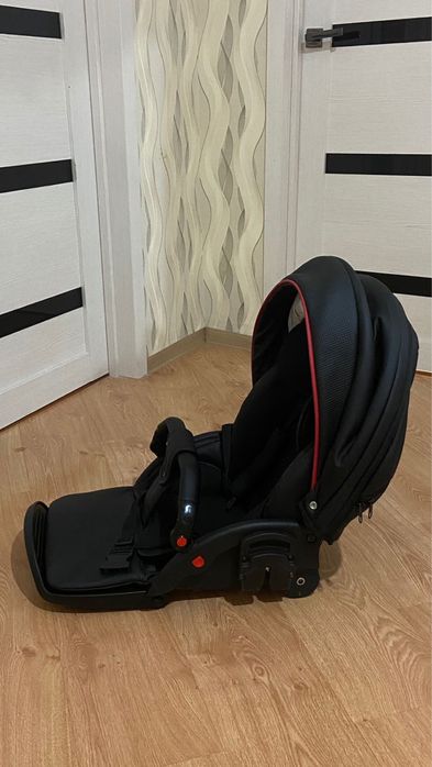 Продаю коляску 3/1