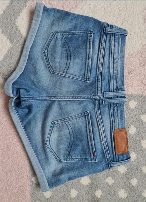 Blugi scurti Tommy Hilfiger marime Xs-S