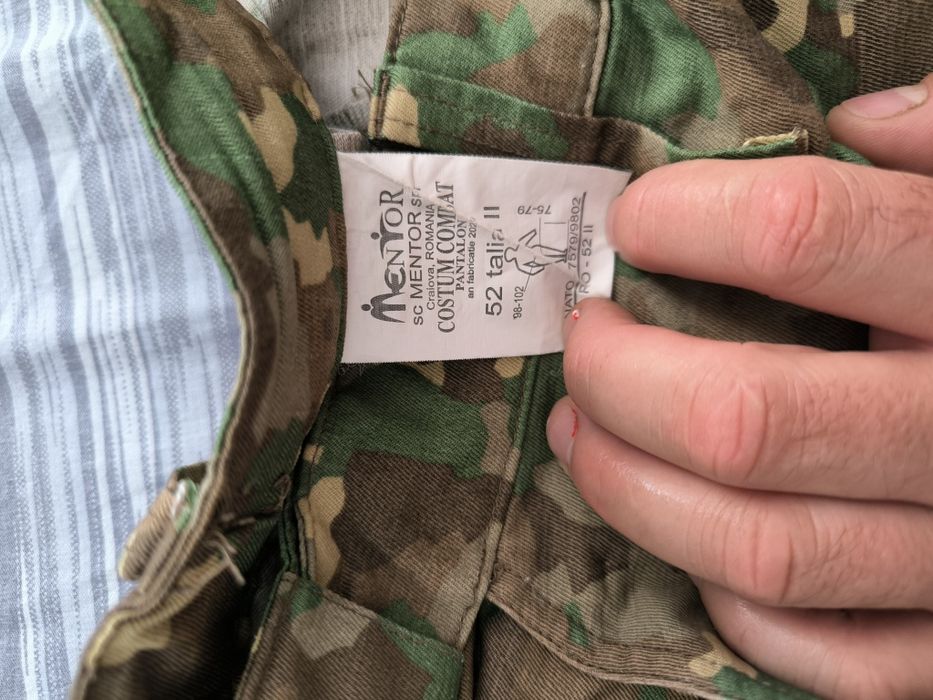 Vând echipament militar în stare bună,bocancii sunt noi.