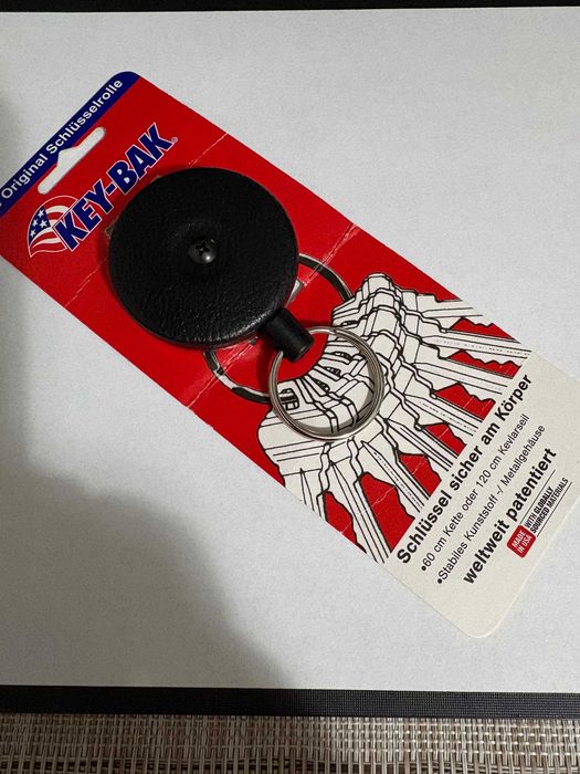 Breloc retractabil Kay - Bak nou