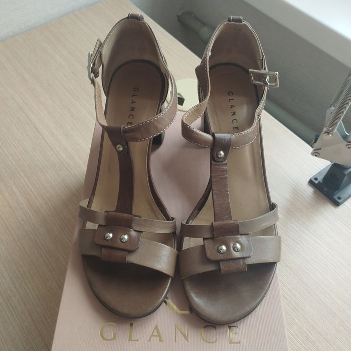 Продам босоножки