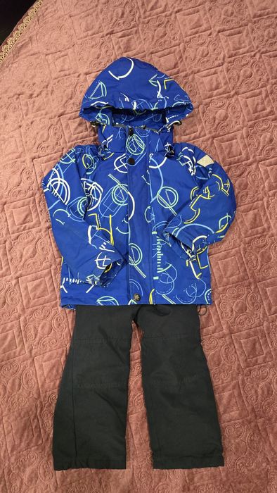 Продам детский костюм на осень