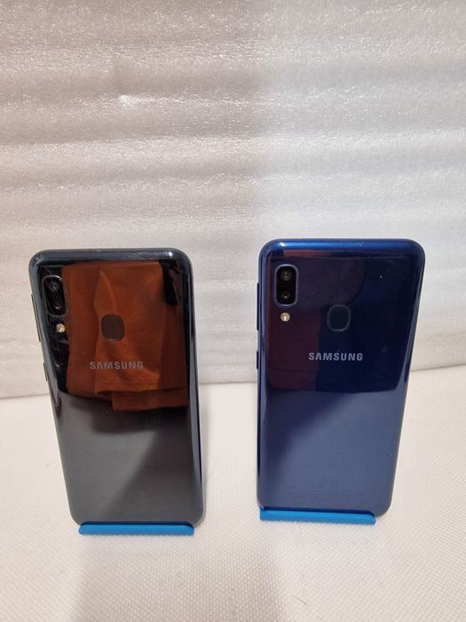 A20e ambele condiții destul de bune samsung