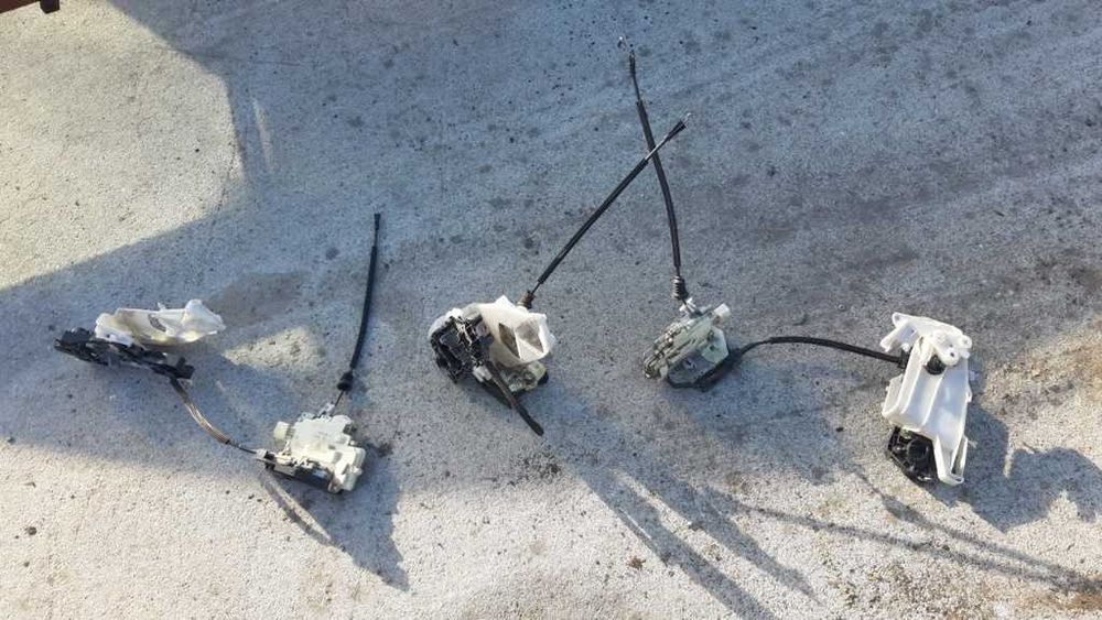Broasca usa fata stanga dreapta si spate stanga dreapta vw Passat B6