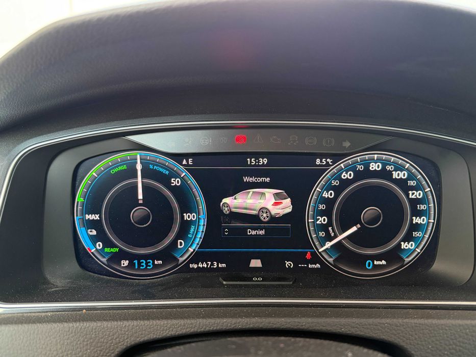 VW e-Golf 2019: Keyless, Park Assist, faruri LED, pompă caldură