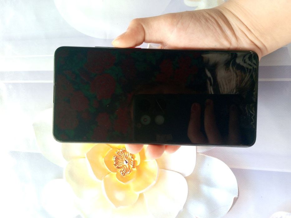 Продается телефон mi 9 t