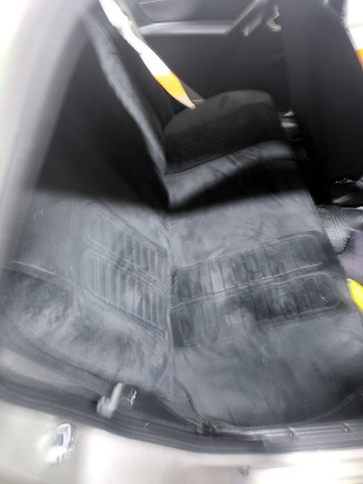 Чехлы в авто отличные плотные