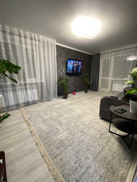 3х комнатная квартира район КСК ( ПОЖ ДЕПО)