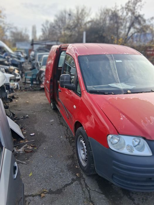 На части Vw caddy 1,9 tdi 105к,с,,bjb