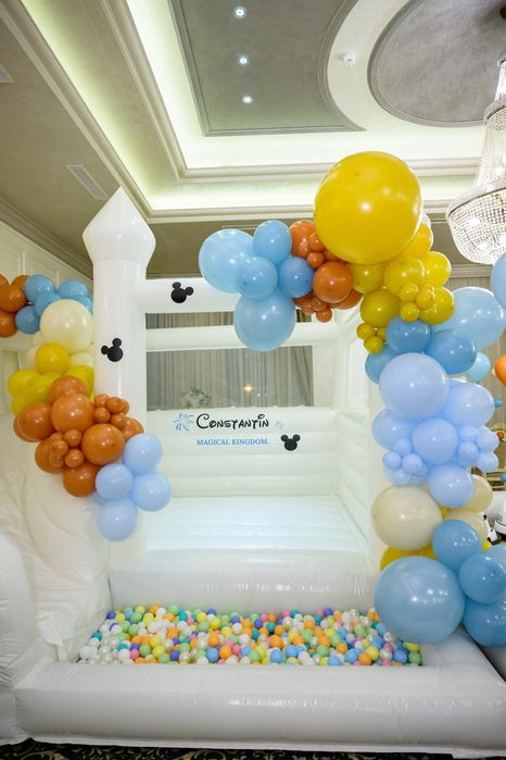 Bumper cars(masinute tampon); topogan gonflabil castel alb