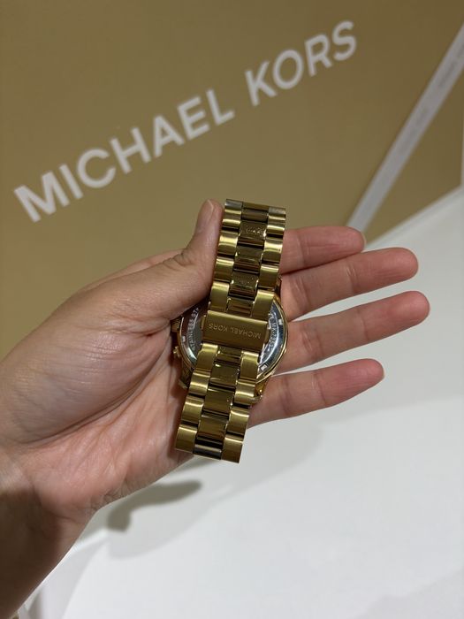 Продам часы Michael Kors