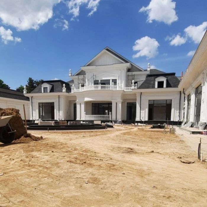 Fasad travertin malyarka atachento